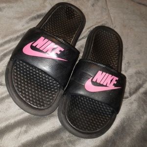 NIKE SANDALS